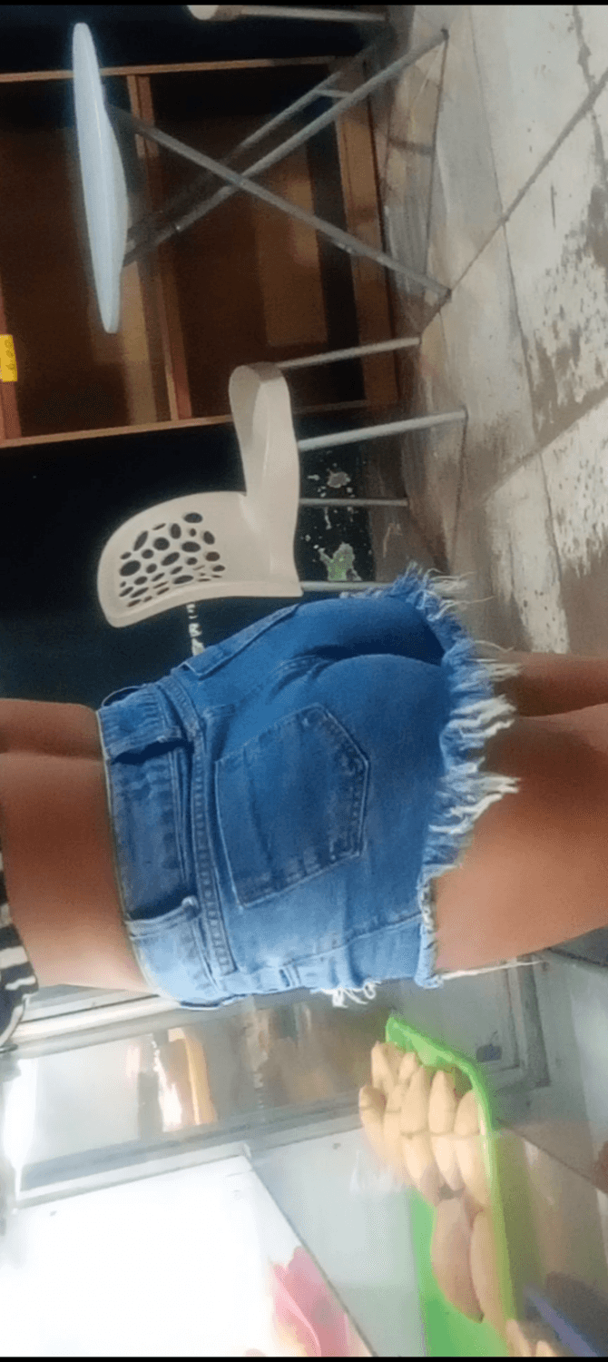 Depois de meter, levar a cachorro pra fazer um lanche.( Buceta dela estar cheia de gala)