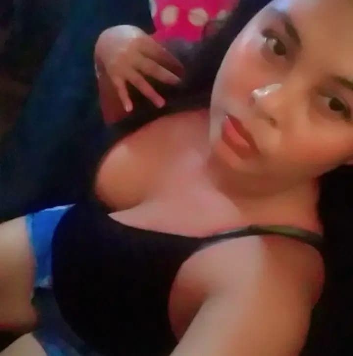 I love to play with my wet juicy pussy ??