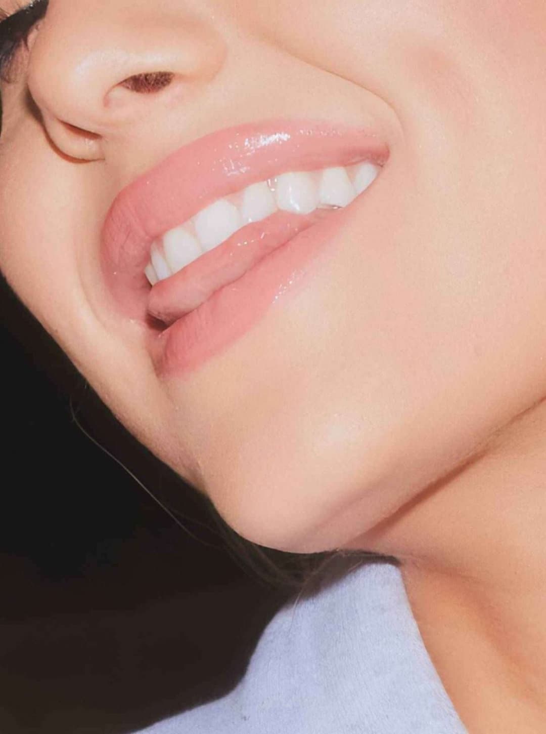 Ariana Grande’s lips/mouth are pure porn.. ?
