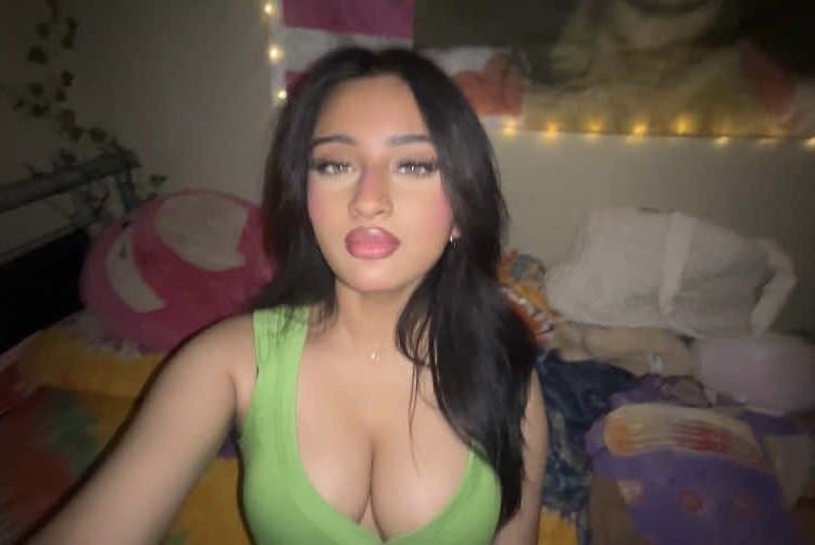 Hot super hot Indian Ai tiktok mode gives handjob with cumshot : check bio for websites I have used