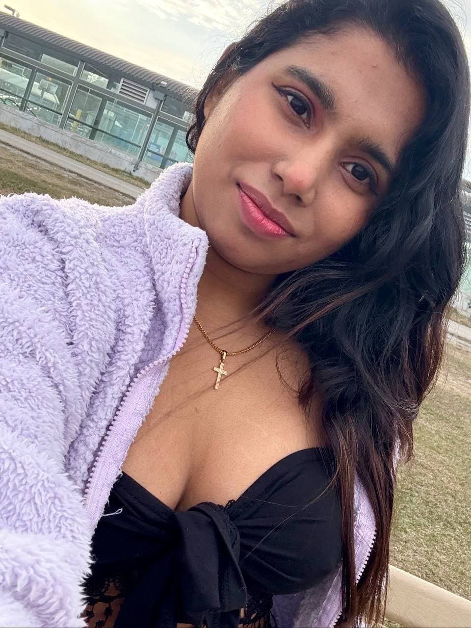 Desi Cute Indian/Sri lanka Busty Newly Married Rich Wife Homemade Doggy Fucking & Blowjobs