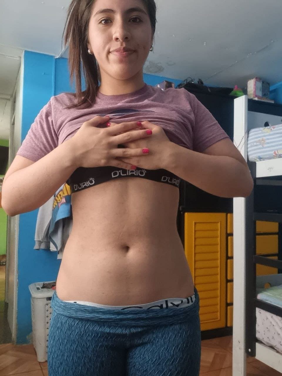 Rica flaquita exhibida por cornudo ??