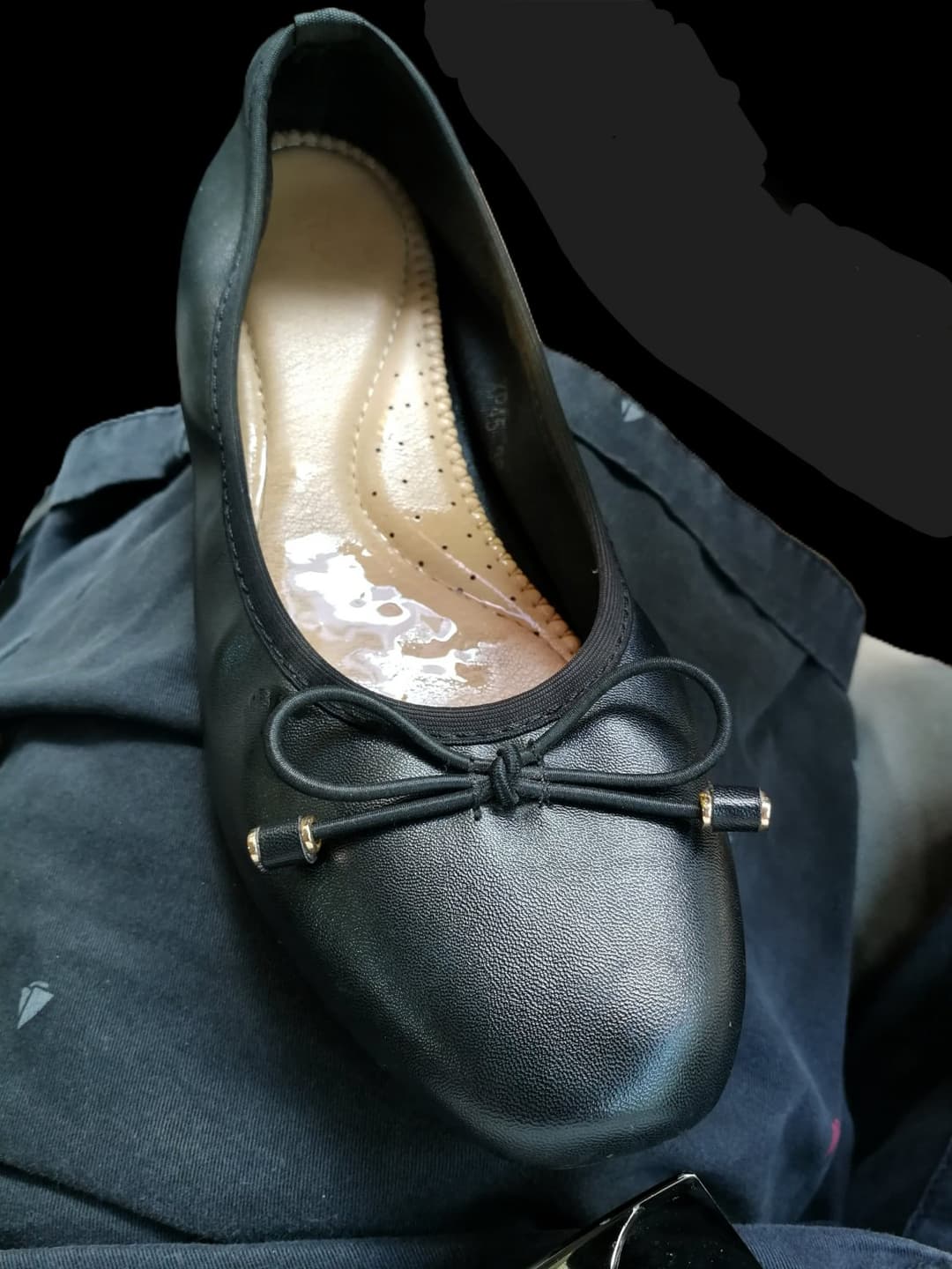 Emptying cum into shoes