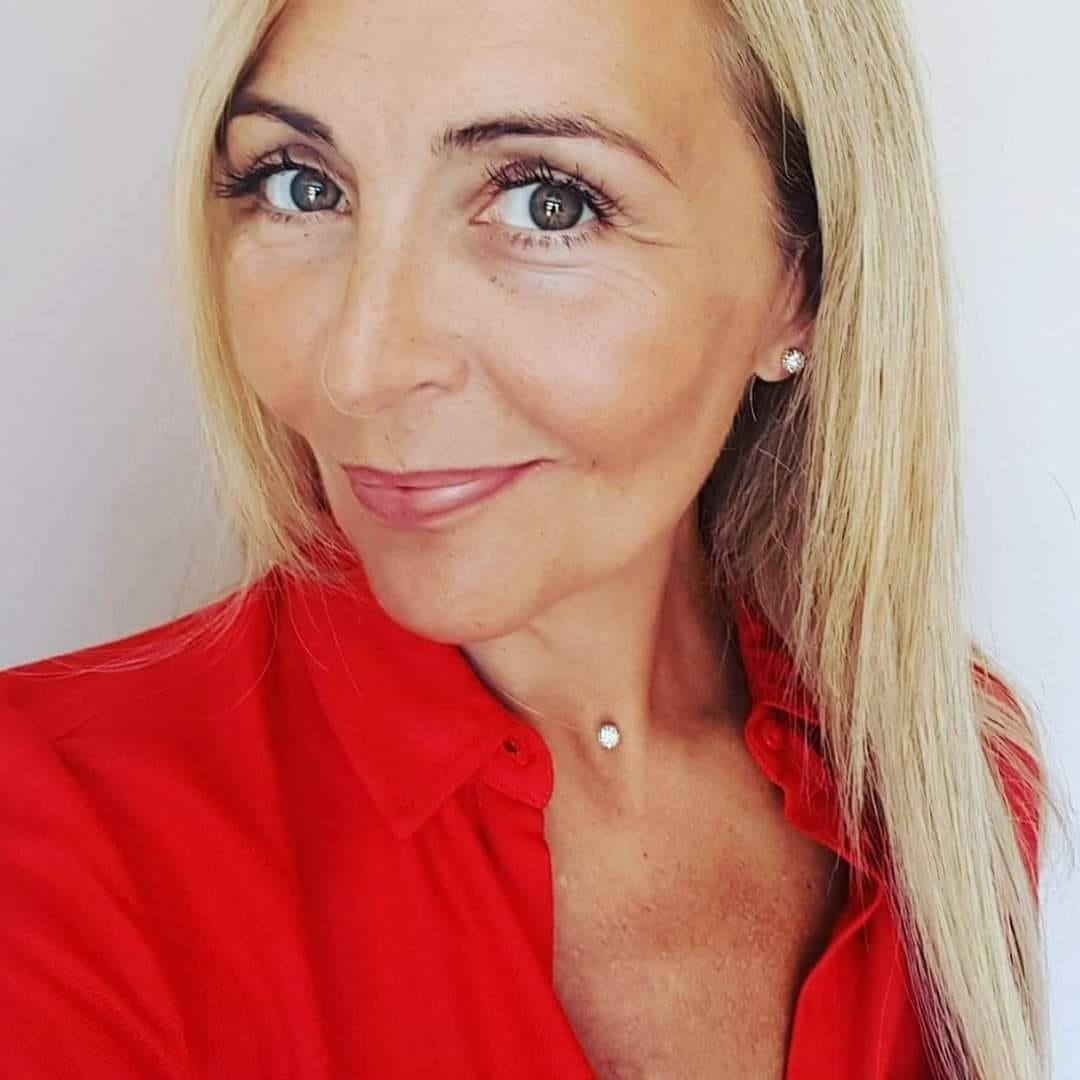 Ann Cath mature beauty