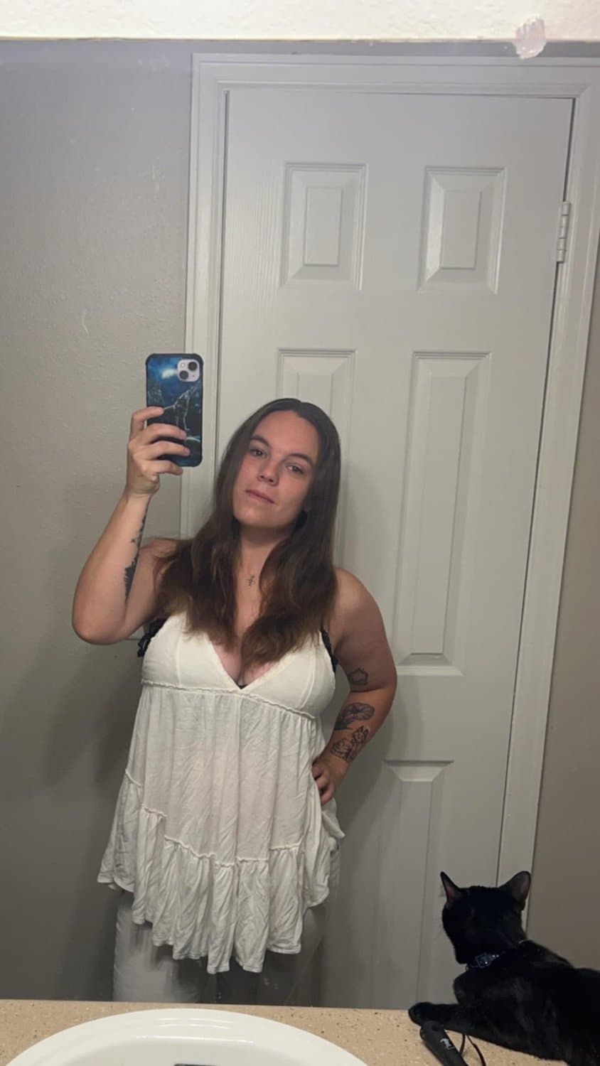 Chubby Slut’s Curvy Body On Display