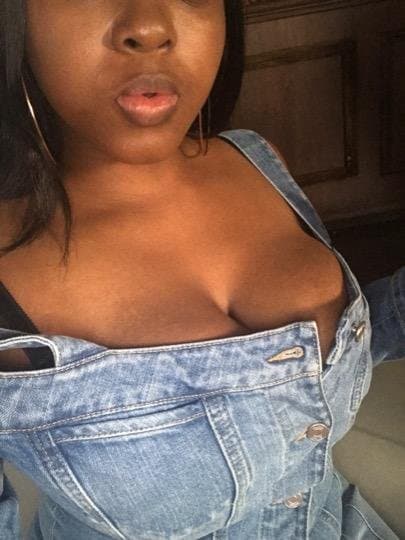 NATURAL REAL AUTHENTIC EBONY MOMS PHONE. iPhone repair guy is clutch