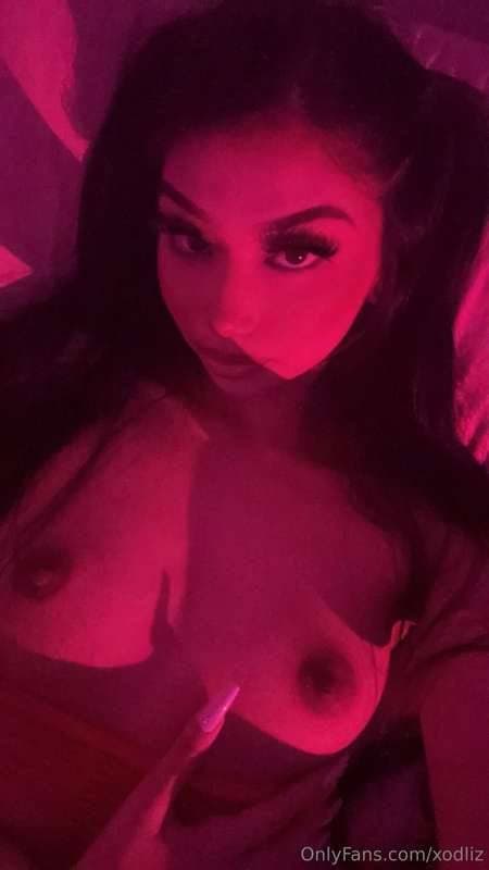 Asian Slut Plays With Her Wet Juicy Pussy