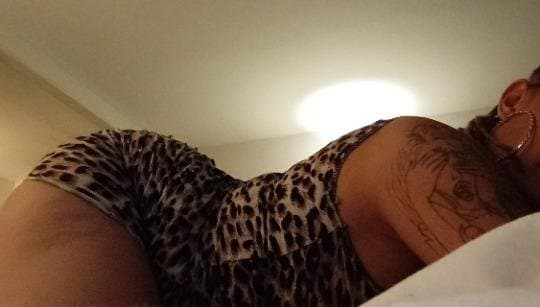 100% REAL FAT PUSSY LIP lightskin ebony cougar milf mom granny