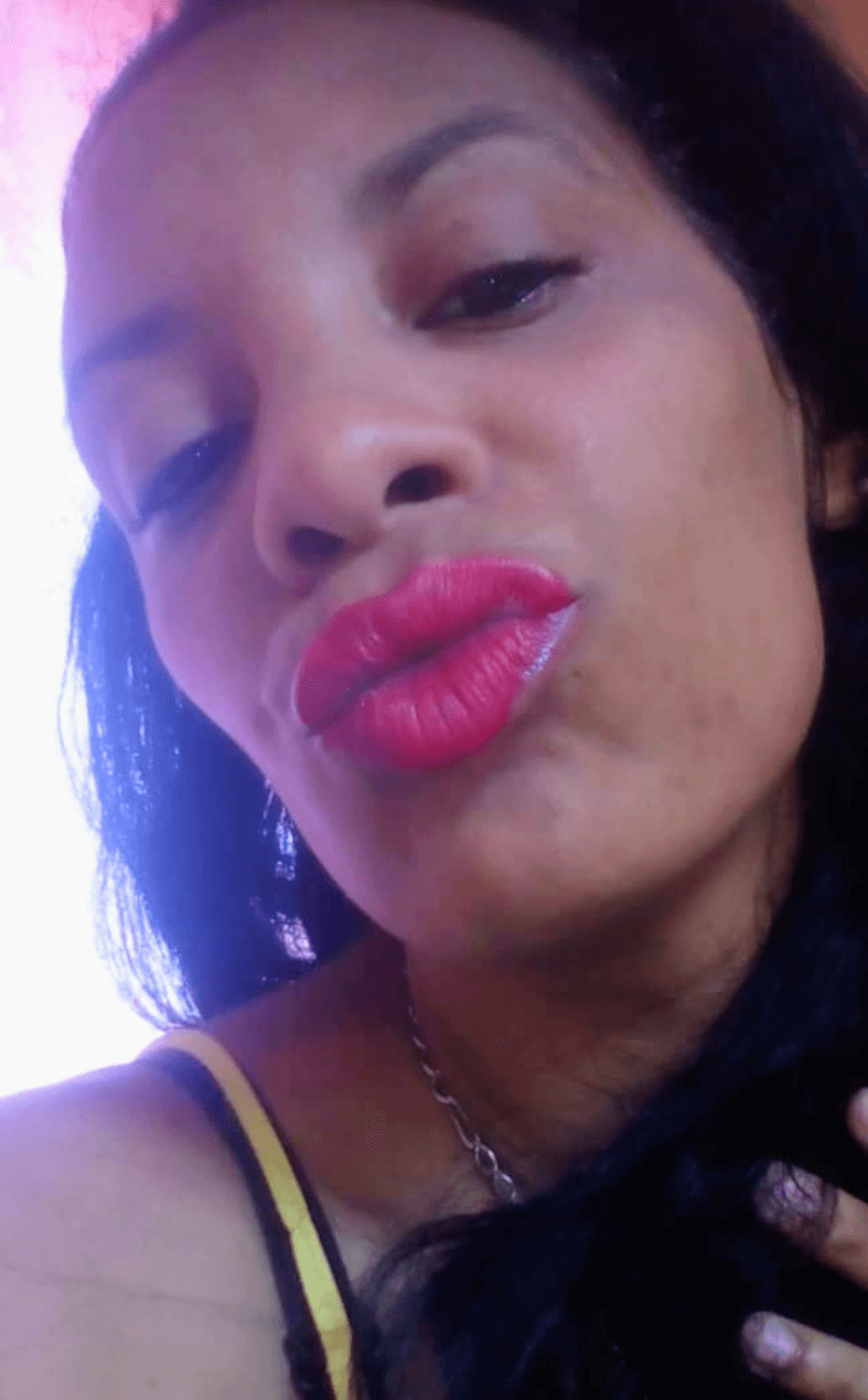 LES PRESENTO A MI TIA ESTA RIQUÍSIMA VIVE EN COLOMBIA EN OCASIONES TENGO SEXO CON ELLA MAMA RICO