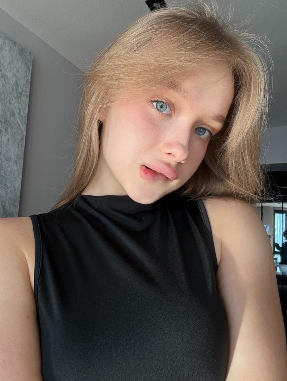 Pretty blonde girl...gorgeous