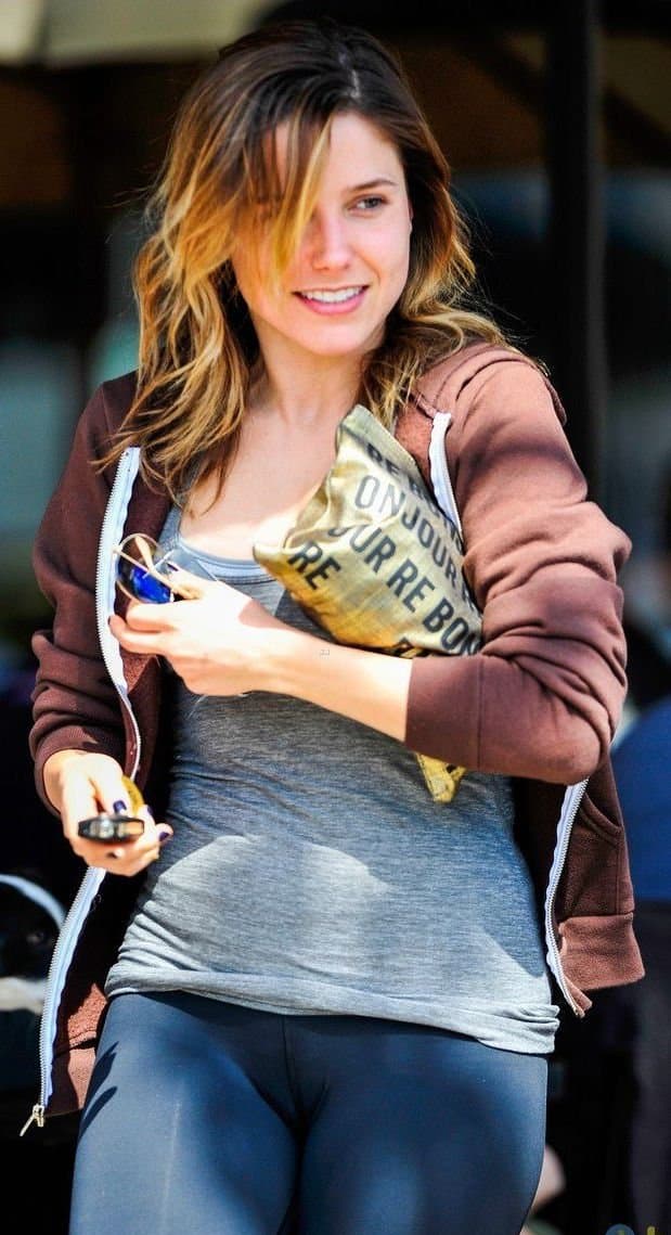 Sophia Bush is so Fucking Sexy what Great Banging Body! she makes for a Great Cum Target ??