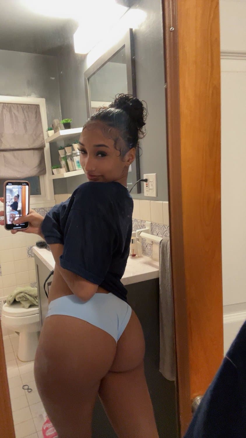 ?? She so damn sexy!!!