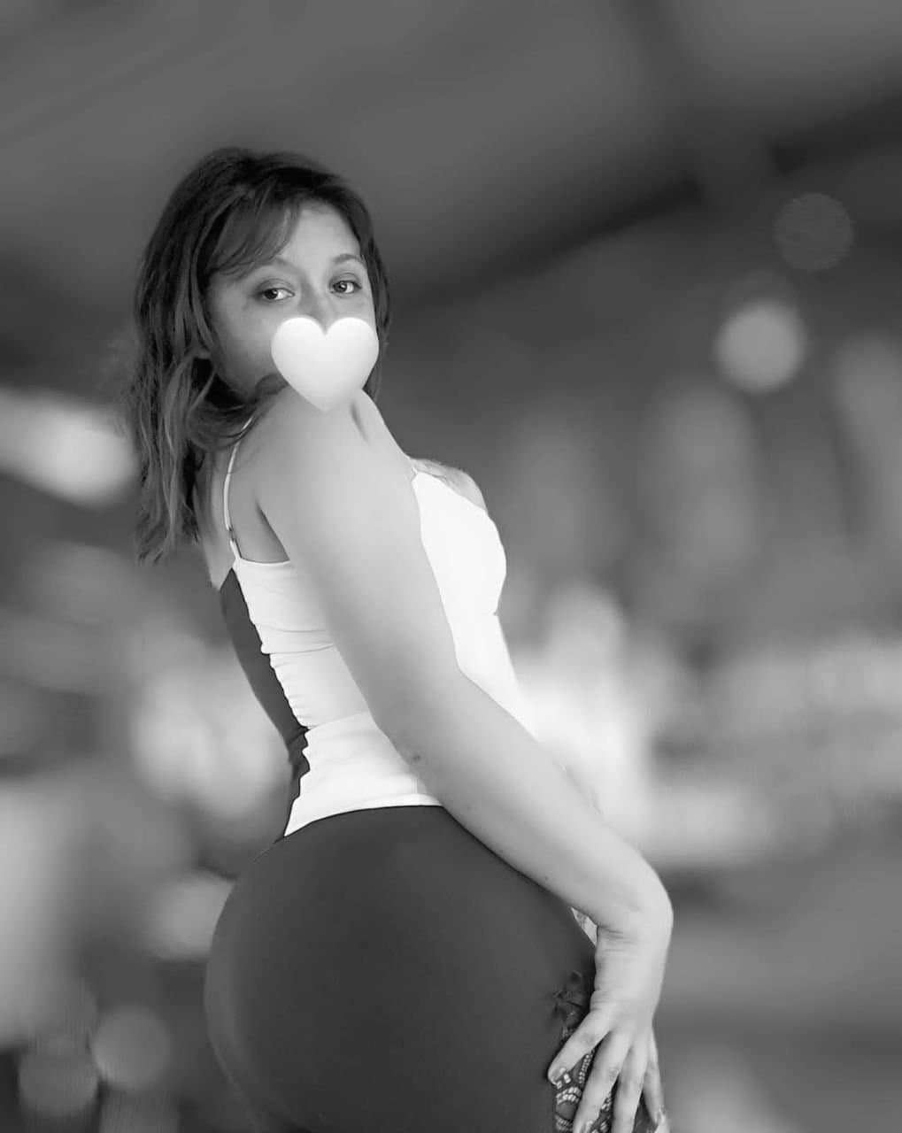 MEXICANA NALGONA, los que compartan les enviare su nombre y sus redes en mensaje???