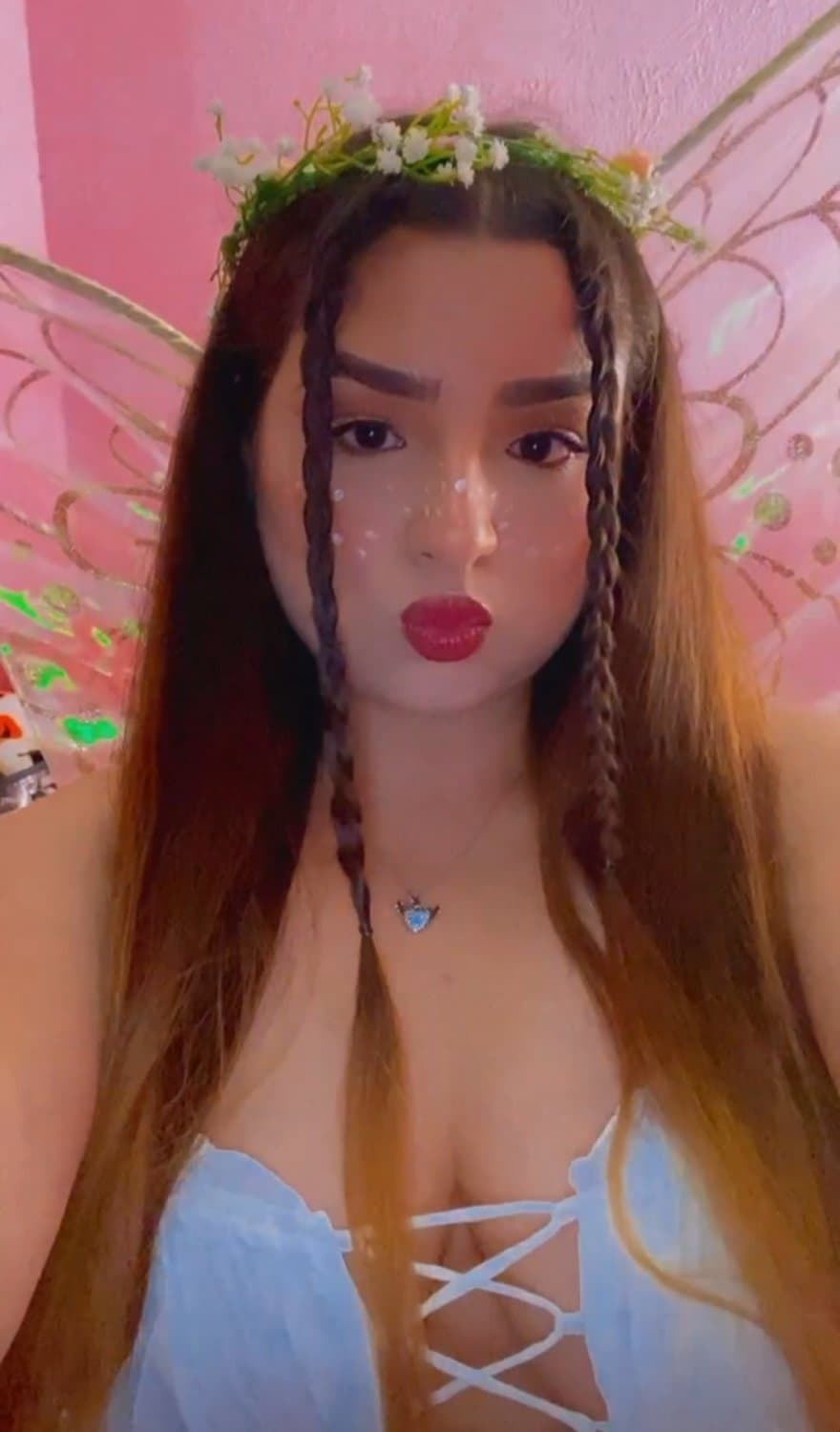 I got her sis nudes her sis got some nice tits and ass bet this bitch does too