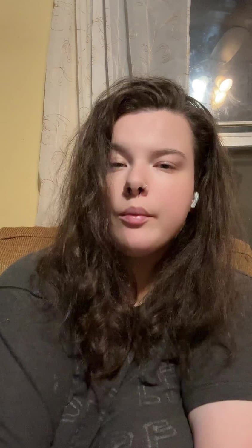 CRINGE EBOY BEING SLUTTY WITH HIS LONG TONGUE