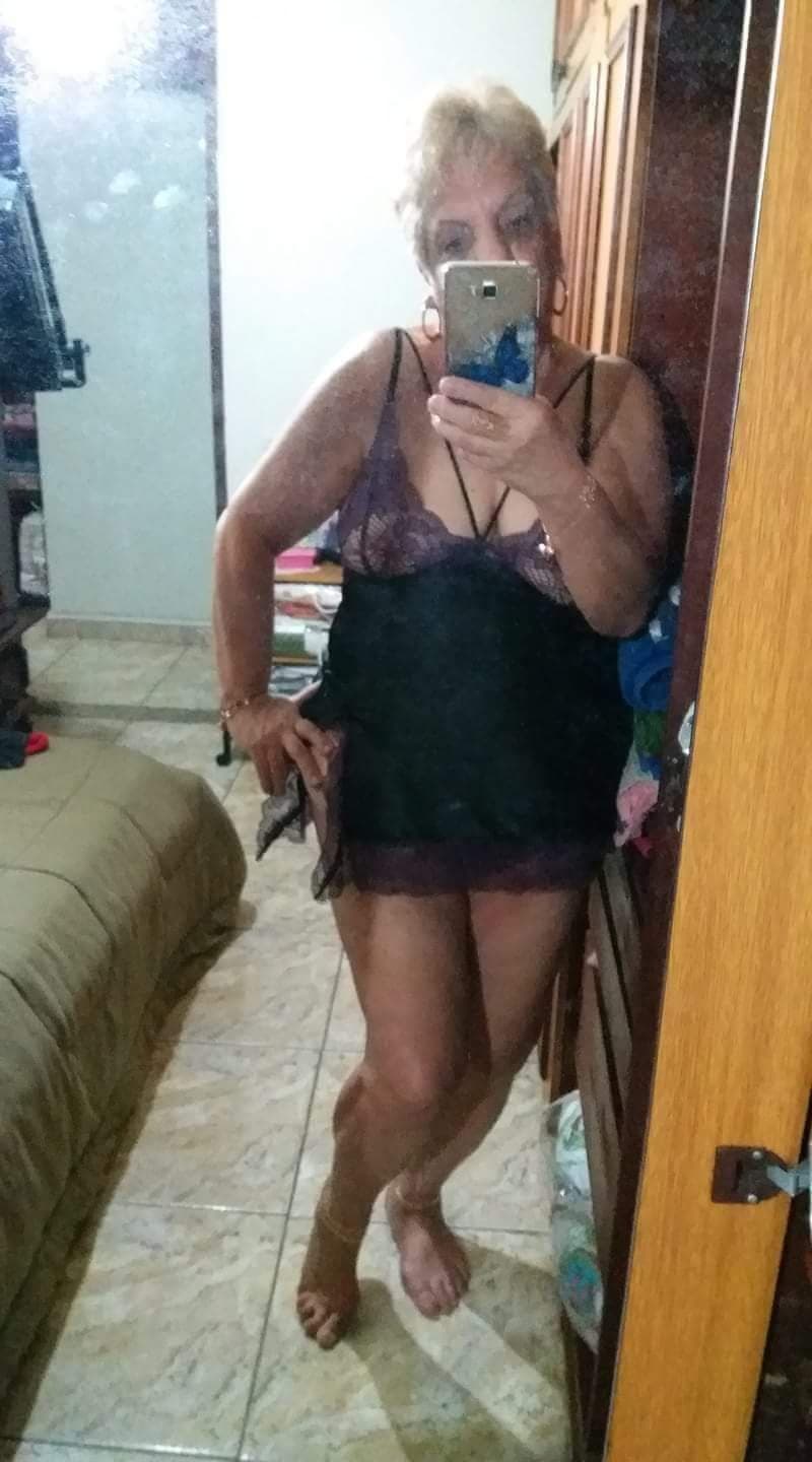 Velha safada, coroa rabuda do facebook