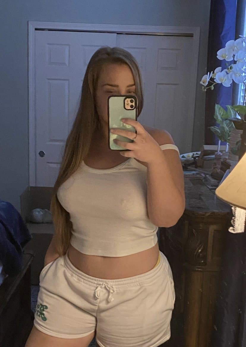 Thick white slut ready to fuck