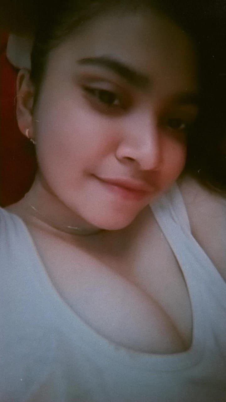 Bangladeshi Tanker GF Pressing Boobs