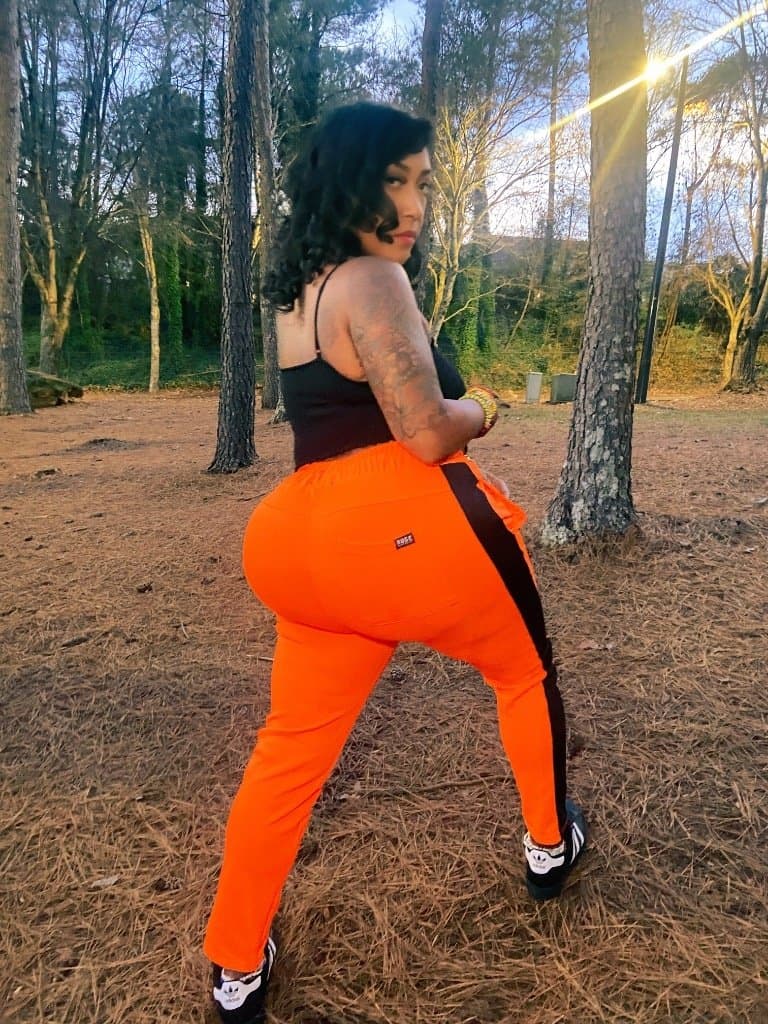 Loud sexy moans from Big booty ebony mature milf mom I I love older milf.