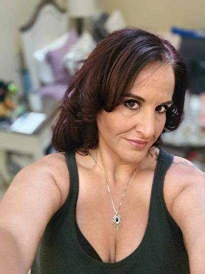 100% REAL. MATURE GRANDMA MILF MOMS actual camera roll nudes leaked check ur moms