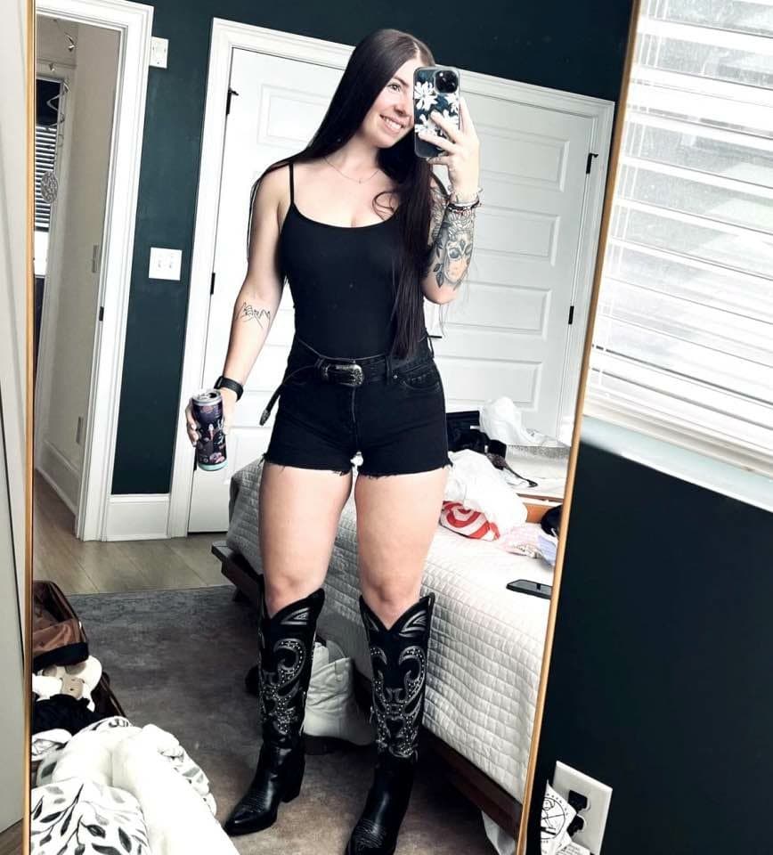 Catherine sent - Send yours on Kik ElVatoLoko97