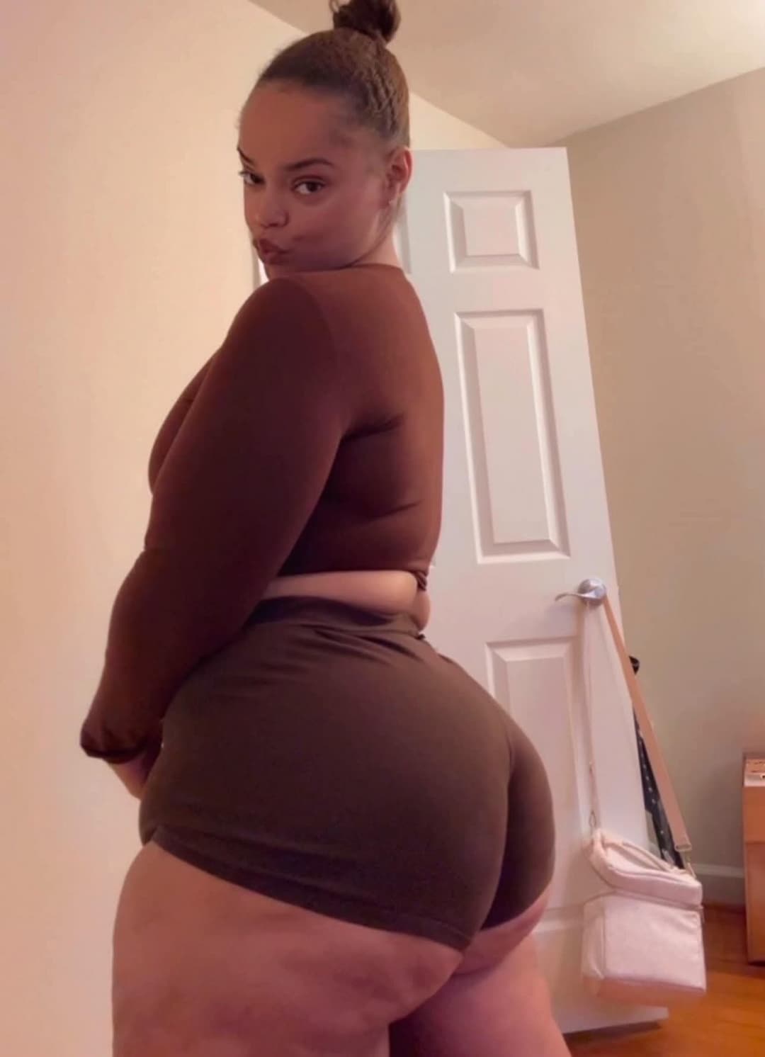 THICK CURVY EBONY BIG BOOTY