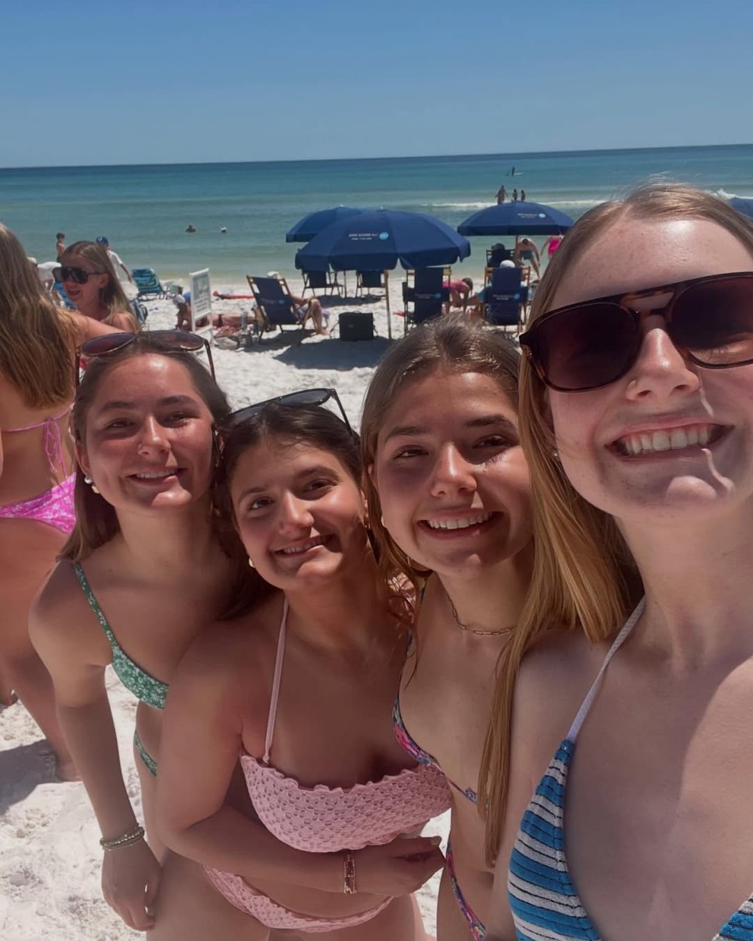 Sexy Teens in Bikinis