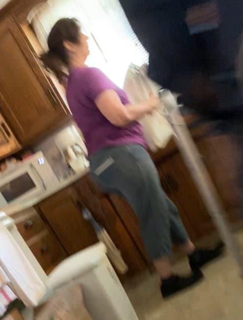 Thick Ass Gilf Helps Her Dad David Move While I Take Creepshots