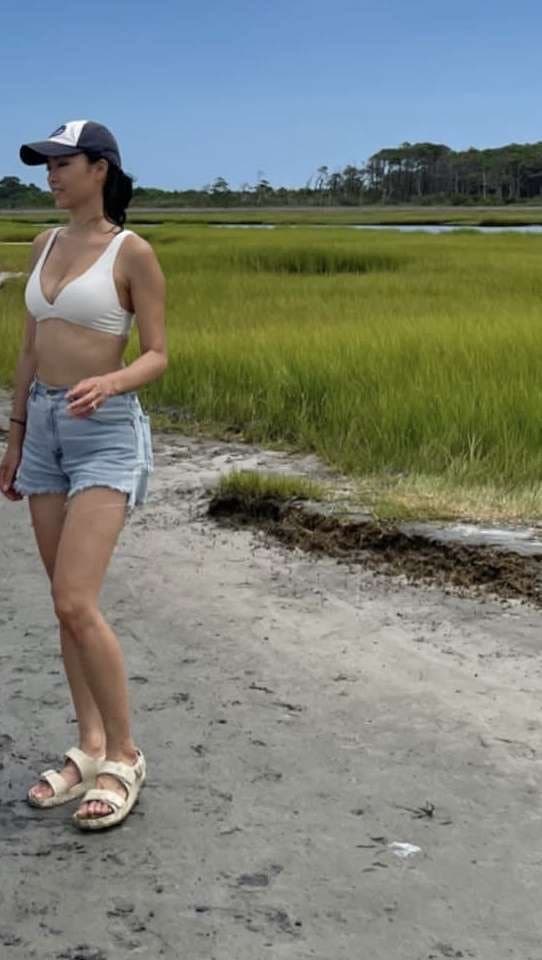 Sexy Gloria Cemino Tong from VA. Share +Comment