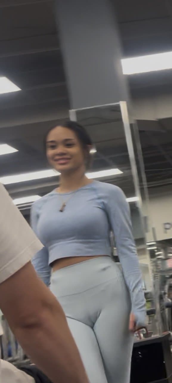 Asian babe showing off her body in the gym. Hot gstring print. Cameltoe ! Like & comment if u enjoy