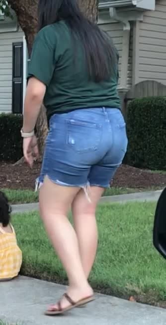 Candid Latina Milf Neighbor! (Quick Vid)