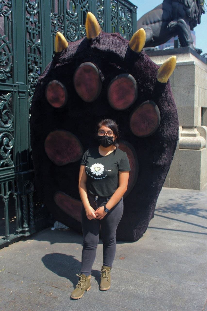 Putita de 18y con buen culo expuesta