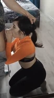 getting head before she goes to the gym