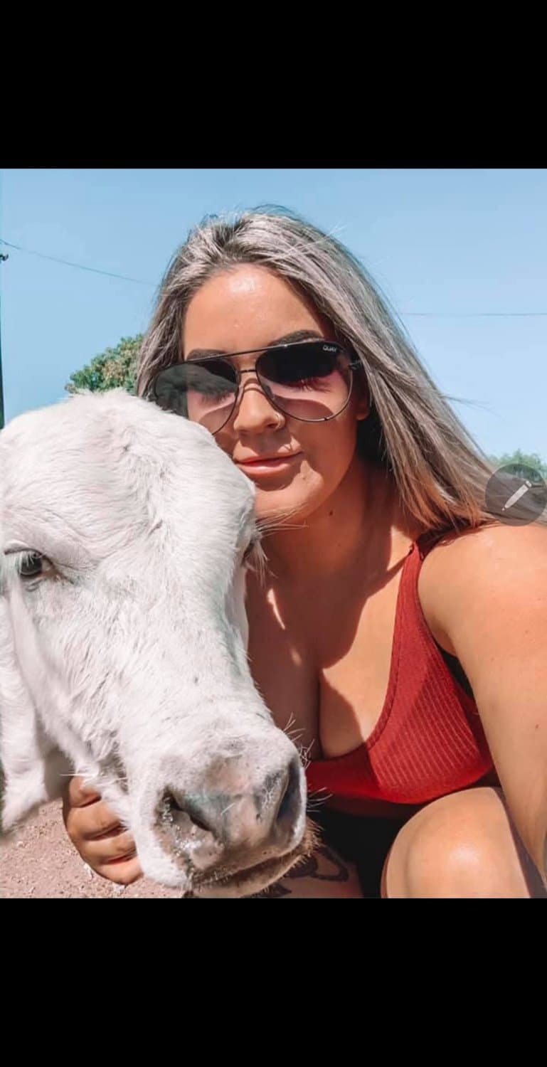 Busty Australian girl