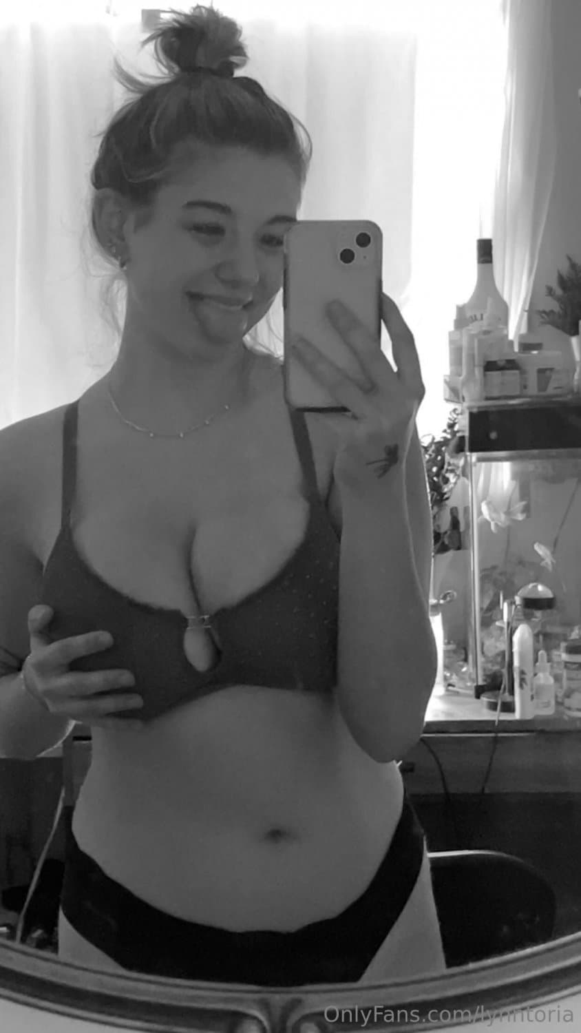 Big tit white teen solo dildo blowjob titjob fuck amateur leak - Lynntoria (Evelyn Jegier)