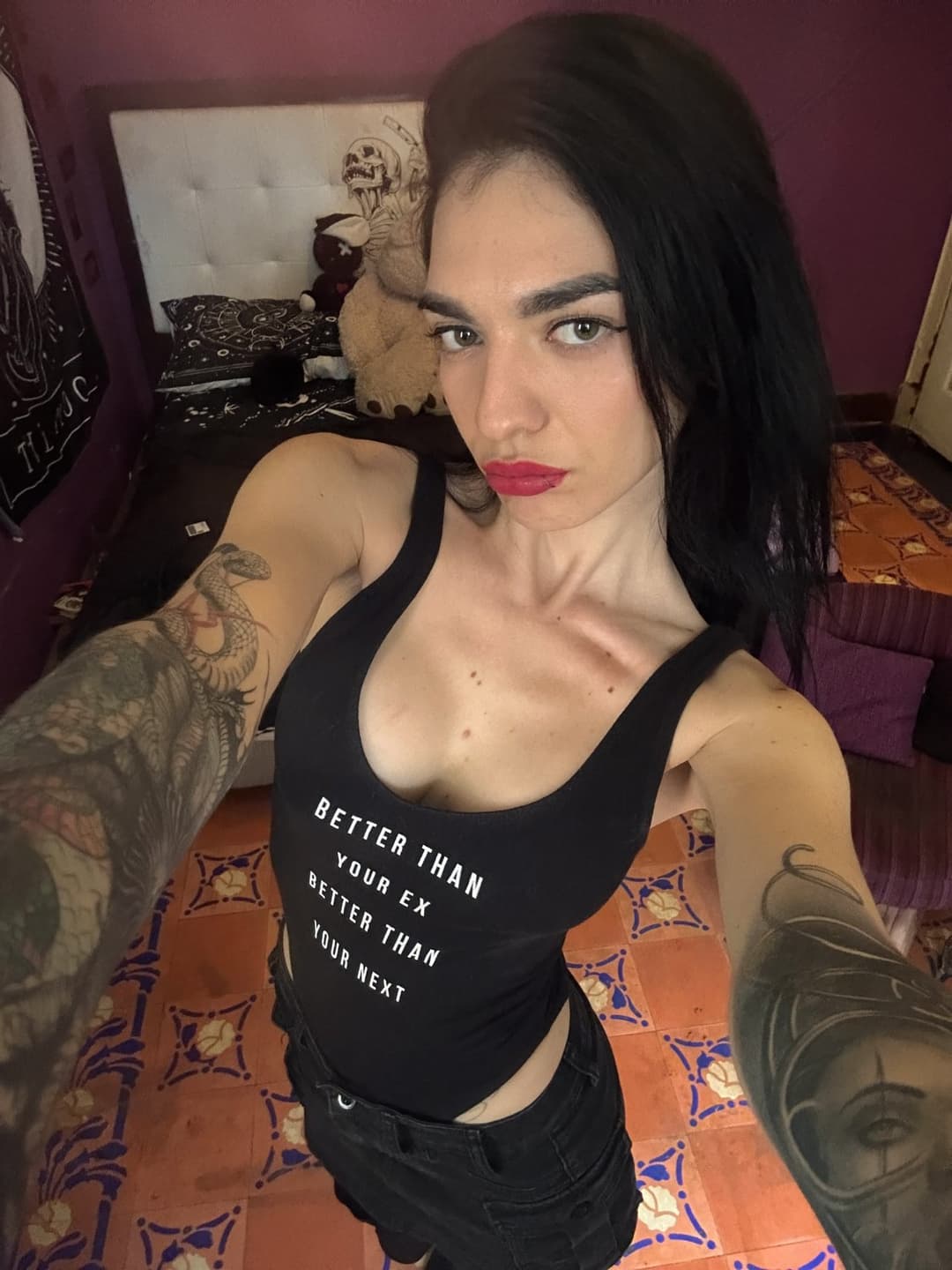 These lips don’t just talk… they command