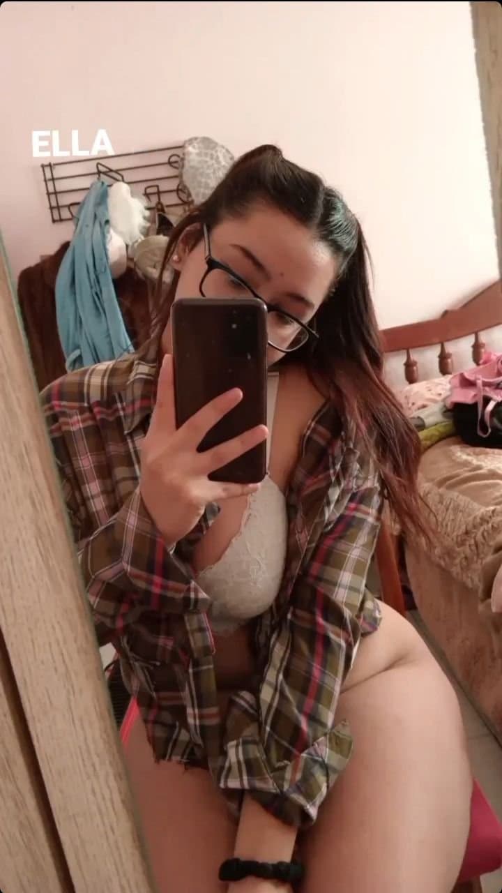 Gordibuena Argentina puta, cara de que se come la pija entera la puta, las pedazos de tetas que tien