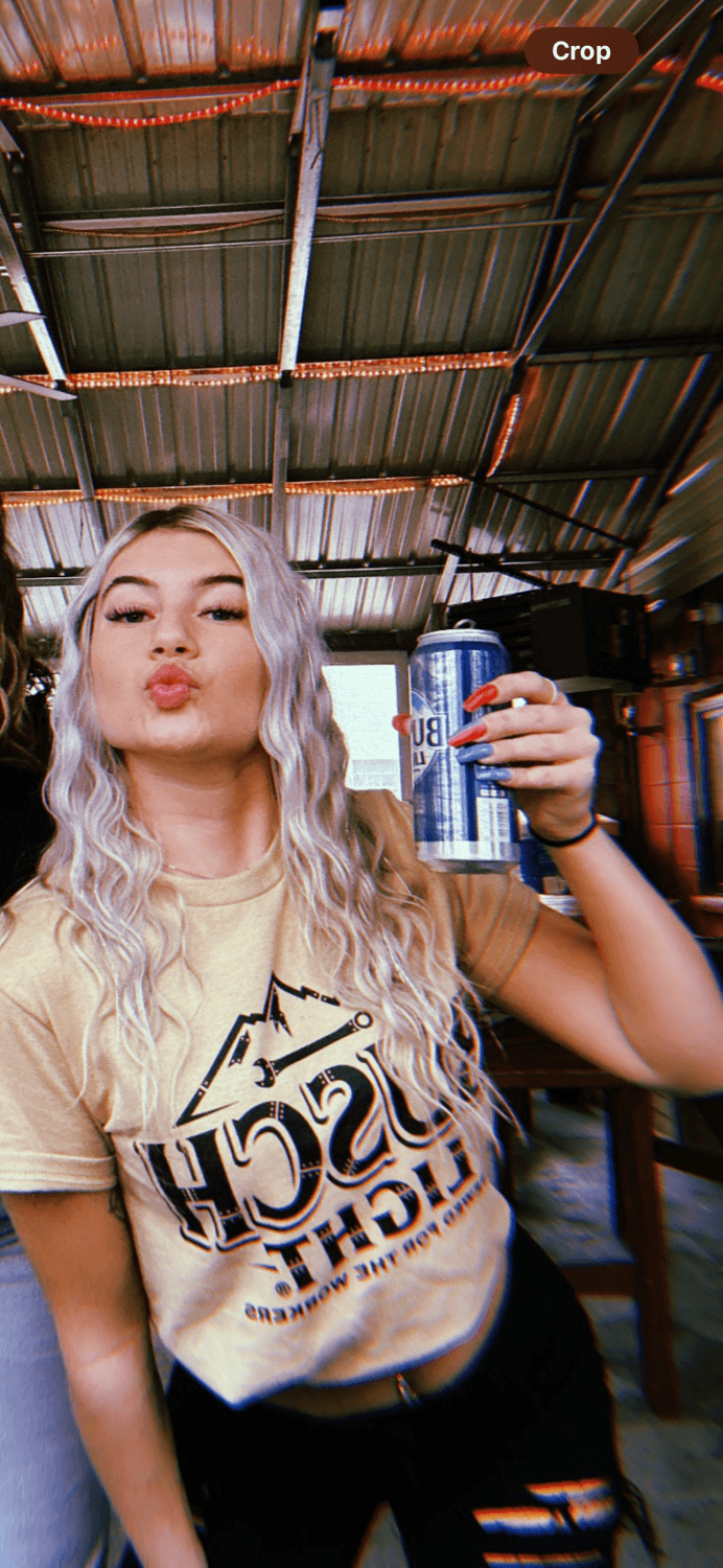 Hometown blonde knows how to shake her booty