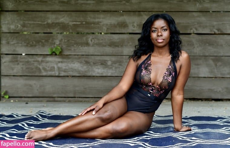 Nessa aka Camille Winbush  Candidlycam