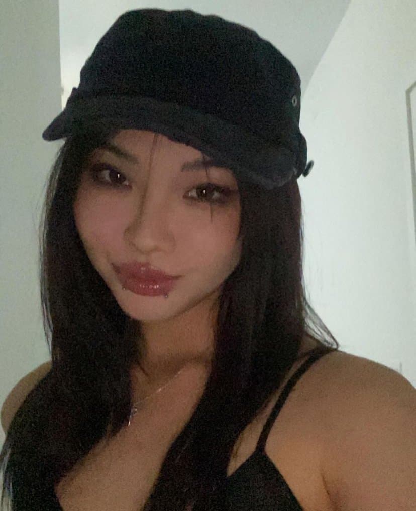 asian abg slut rides clear dildo (r)