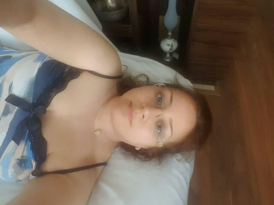 BEAUTIFUL PAKI NRI NEW-WED COUPLES NUDE PICS BLOWJOB & FUCKING HARD