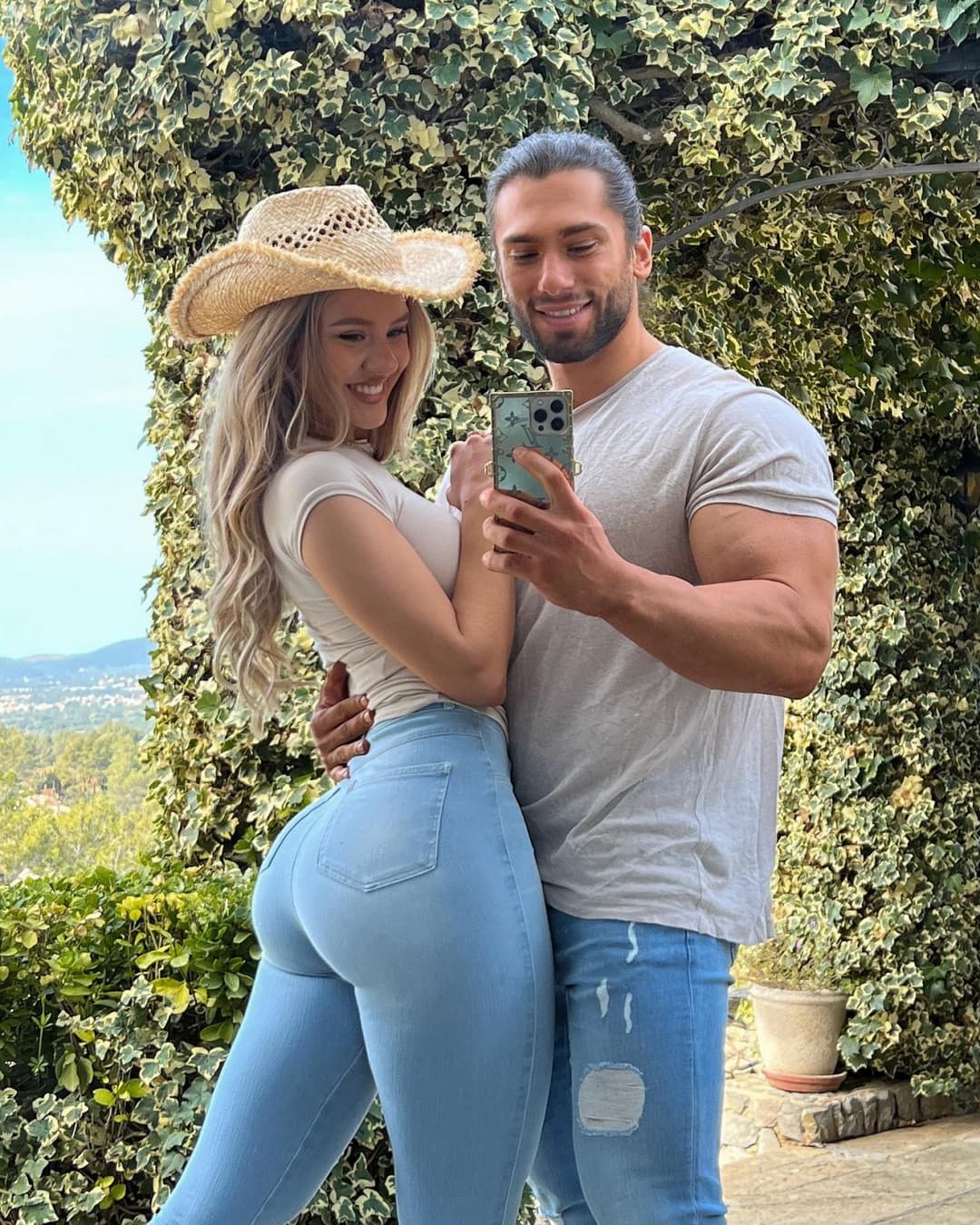 Dominique Asgeirsdottir Ass Cheeks (@domiwaffles)