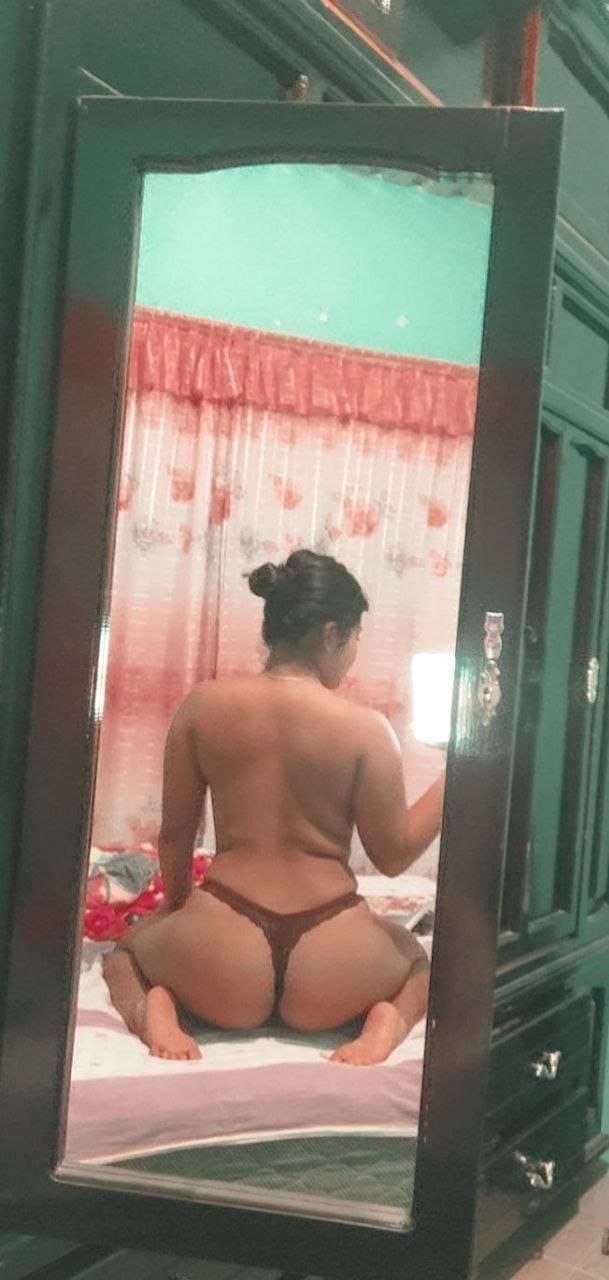 Regalo de año nuevo (Morena culona) (Borro en 5hrs)