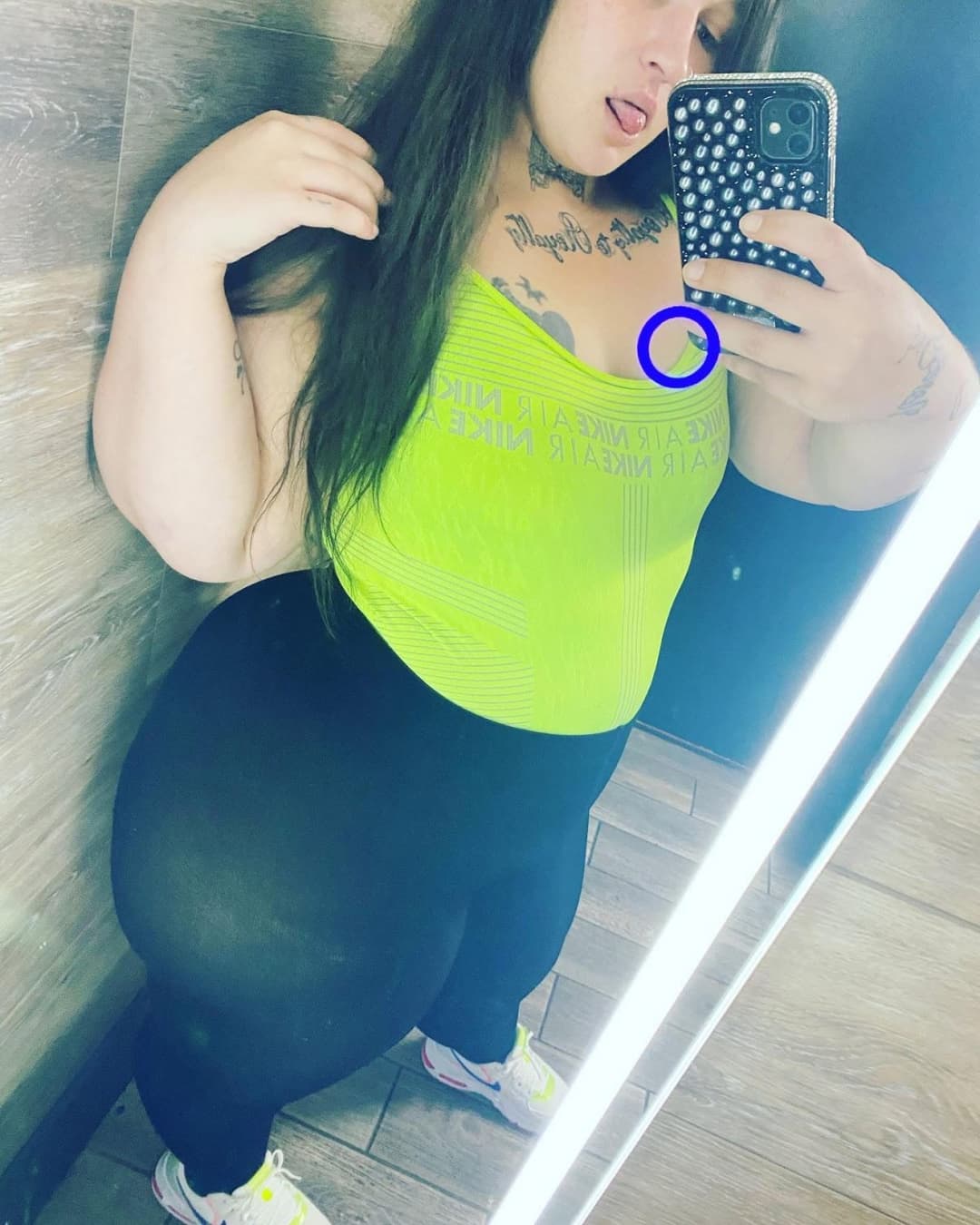 baby key big phat white ass at strip club!