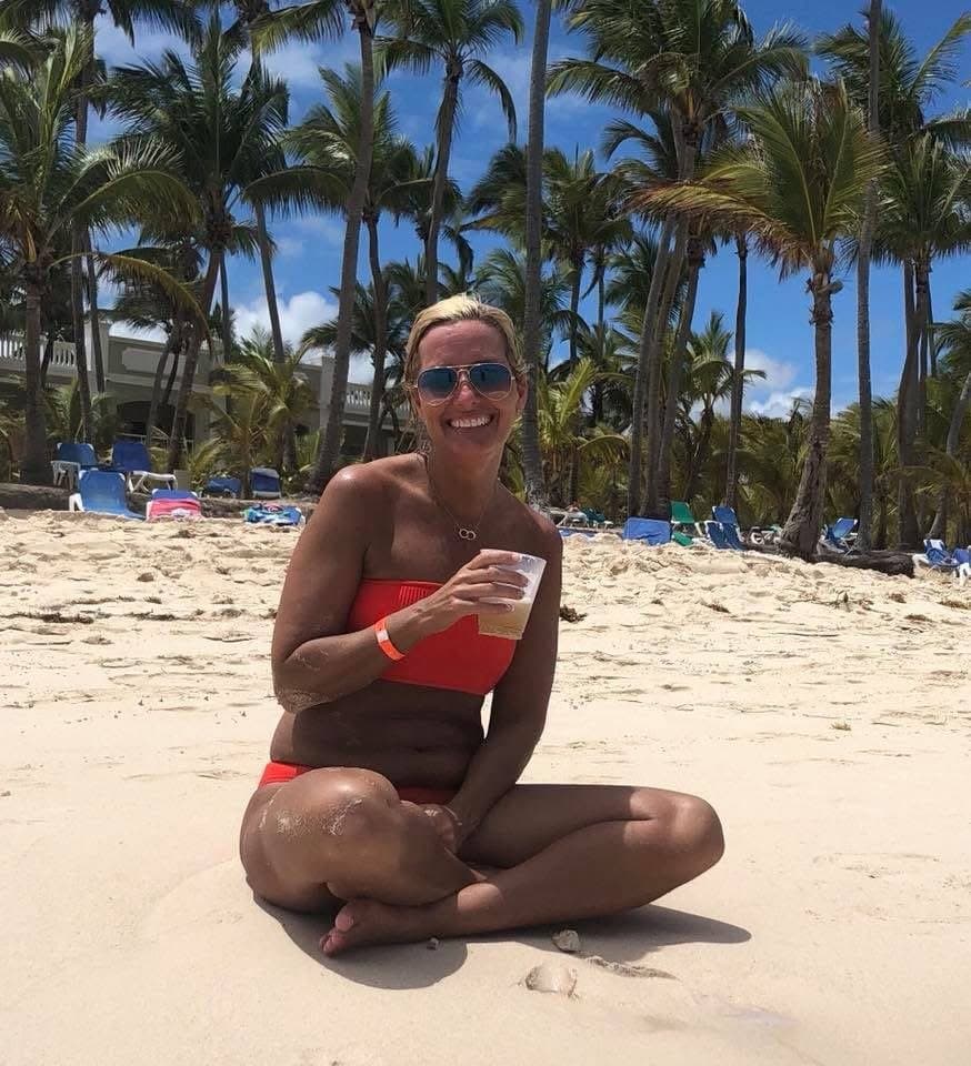 Would you rather fuck this hot milf or he hot college daughter? Repost Milf Like Daughter