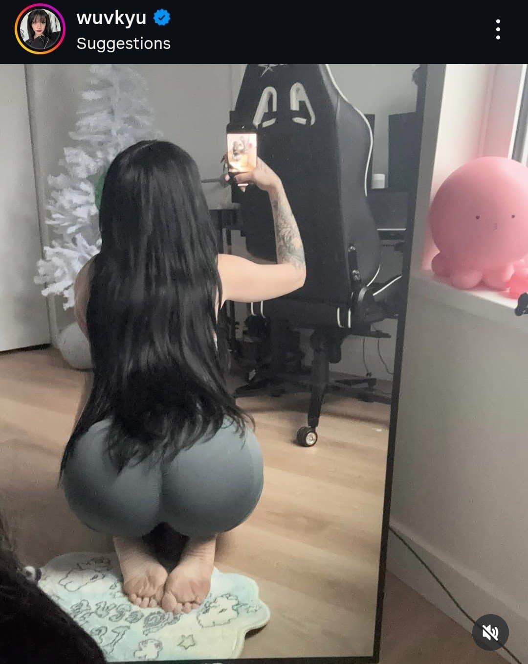 Ass x feet view ??????