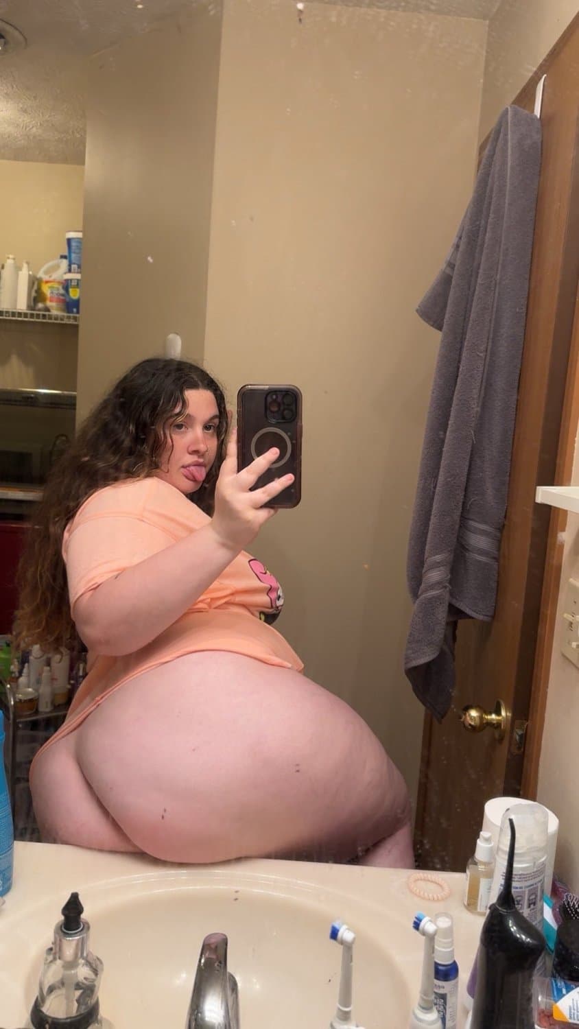 Click to view full size Mainly BBWs and a few pregnant clips enjoy