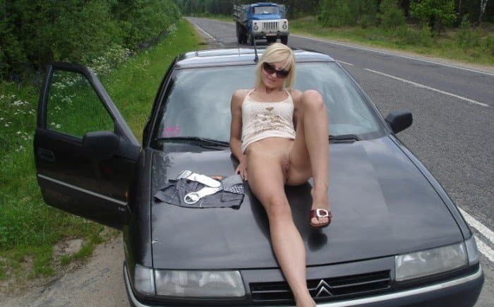 Bottomless Girls In Public 8