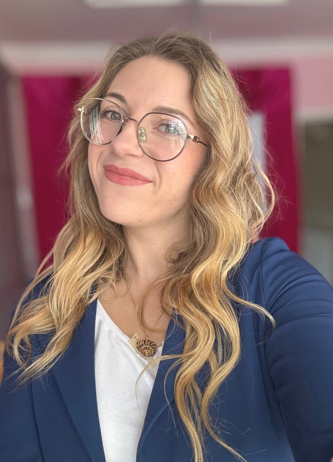 A hot secretary is always ready to work