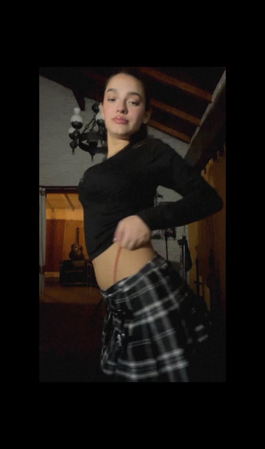 Sofi pendeja puta argentina bailando con un culazo terrible